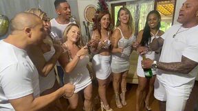 comemorando o ano novo com muita putaria. suruba generealizada