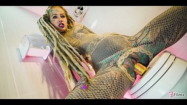 Alternative Tattooed Model Pissing Solo &ndash_ Anal Toy Masturbation &amp_ Pee Fetish