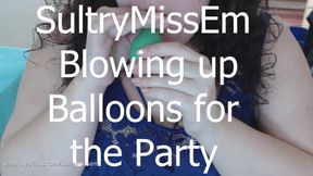 Blow up balloons for party