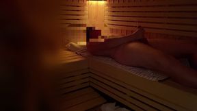 Public sauna flashing stangers, huge cumshot