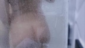 Mature Does Not Refuse18 Years Old Boy Without Condoms