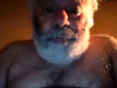 Hairy horny NY daddy bear jerks off on webcam