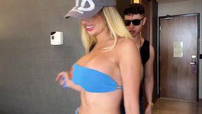 INVITE A UN FAN MEXICANO A COGER CONMIGO ANTES DE VOLVER A MI PA&Iacute_S Y ME DEJ&Oacute_ LLENA DE SEMEN