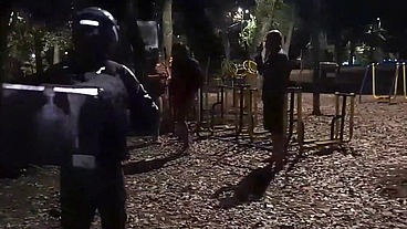 IFOODA Na praça da cidade dando a buceta e mamando os motoboy - levamos muita porra na boca