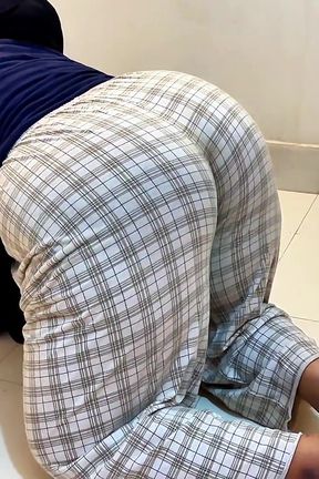 Big Round Ass Muslim Sexy Stepmom Stuck Inside Tea Table &amp; Want Anal Fuck From Stranger - Wide Pussy