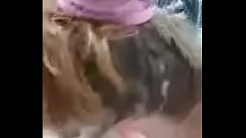 Dick suck by slut in car