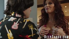 Busty stepmom Syren De Mer tempts her stepson with her wet pussy&#x270C;