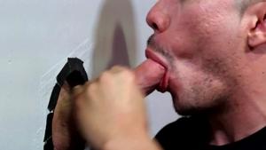 Extra Big Dicks: Muscle Adrian Suarez gloryhole