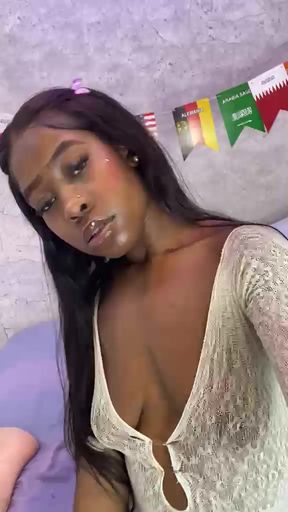 Curvy black amateur gives a lapdance in her lingerie