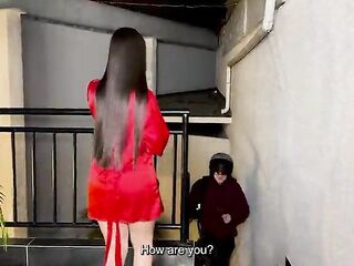 Rappi delivery man bangs eighteen-year-old Colombian playgirl when that babe suggests him an additional tip for his service!