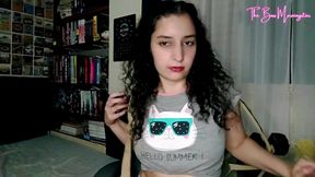 sucking and showing the pussy