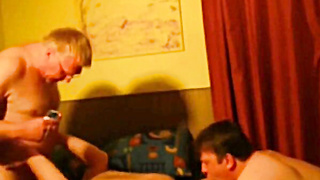 Bären-Väter bei Amateur-Gruppensex mit Mass ejaculation
