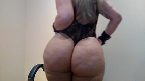sexy bory dance and wiggling my butt and getting naked