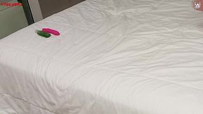 Mi vecina caliente me implora que la folle duro a cambio de hacerle un trabajo en su casa nueva  mu
