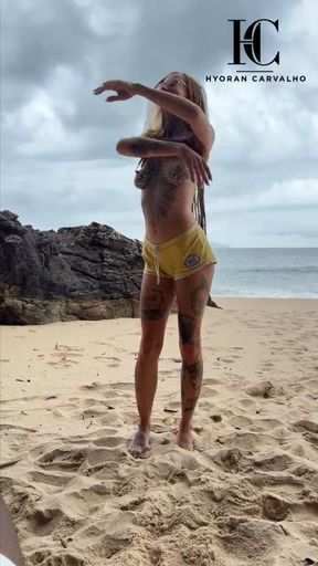 Naughty newcomer `Luna Vitali` had sex with BBC on a deserted beach