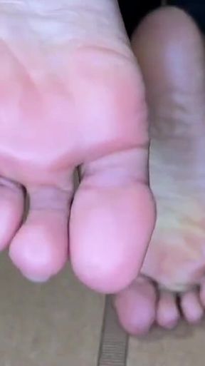 Ebony Girl Does Yoga Feet & Toe Stretches