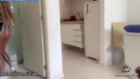 comendo a empregada no pelo, arrombando o cuzao dela e dando banho de leite. melissa lisboa