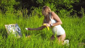 candy alexa fuck her pussy hardly with banana in the public park