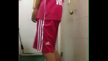 Viietnam boy mắc t&egrave_ xử lu&ocirc_n ra đồ mới mua