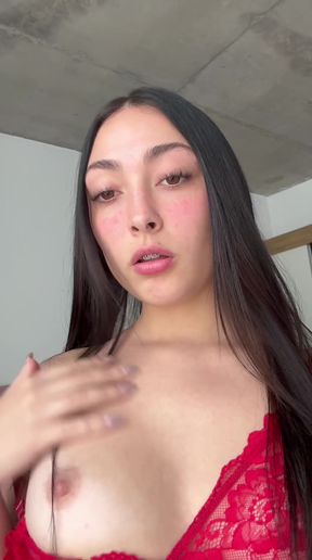 OnlyFans solo model shows off her tits