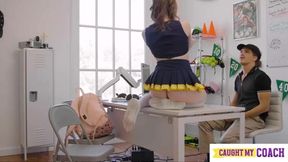 Cheerleader Melody Marks Surprises Coach with a Bold Move - S2:E9