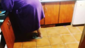Stepmother is in the kitchen preparing food and I want to fuck