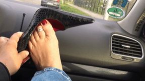 Neele - Black Santa Cruz Pumps In The Car - mp4 1920x1080