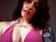 Big boob brunette masturbates on webcam