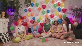 Ersties - Feuchte Dare Ring Orgie mit 5 heißen Ersties Mädels