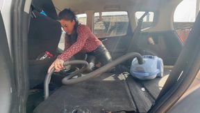 Let’s vacuum this small feet m4