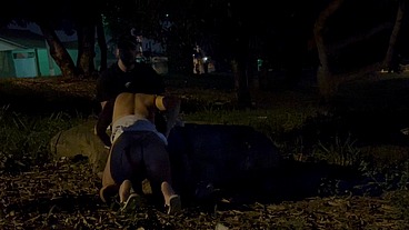 Aline Tavares e Matheus Lupan - o safado foi para a matar fumar e eu fui atrás dele para chupar seu pau e levar muita rola no meu cuzinho - transamos até sermos flagrados pelados na rua