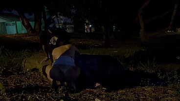 Aline Tavares e Matheus Lupan - o safado foi para a matar fumar e eu fui atrás dele para chupar seu pau e levar muita rola no meu cuzinho - transamos até sermos flagrados pelados na rua