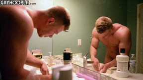 Jimmy Bona Bottoms and Takes Facial From Max Summerfield