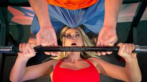 Stunning Milf Andi Avalon Pulls Her Leggings Down And Sits On Her Personal Trainer&#039;s Face - MYLF