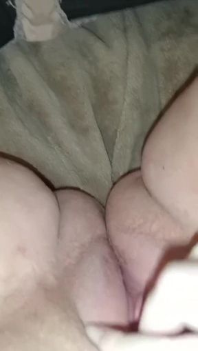 Watch me make my smooth pink pussy cum ????