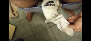 Dirtyjunkbro Pisses in the Bathroom, but Not Where to Piss......