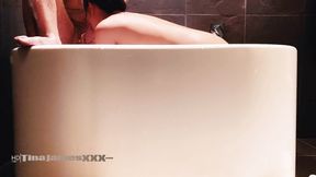 Hotel bathtime