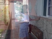 Vecina pícara me ve masturbarme por la ventana y entró a mi apartamento , la folle durisimo