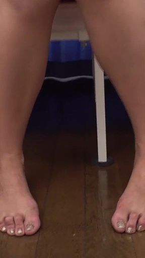 Yui, Butt-covered Ass Fetish Striptease