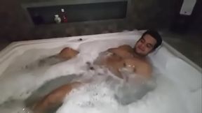 YURI GA&Uacute_CHO - Dotado relaxando no banho de espuma e depois foi transar