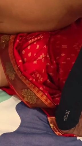 Hot indian aunty Sunisha wearing Red saree fucked Hard By His boyfriend sukant till orgasom   Clip 1