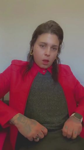 I just recorded this video jerking off watching a trans porn with double penetration