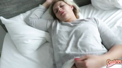 Her hairy face wakes up drenched in Daddy's thick cum