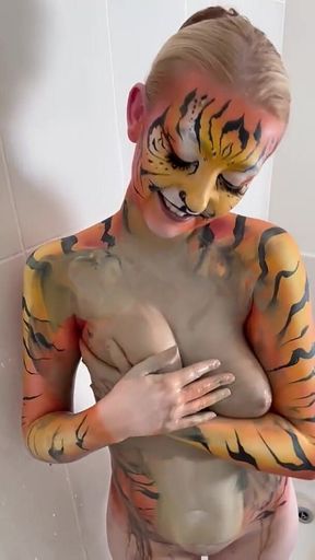 Tiger Bodypaint Shower Solo Play