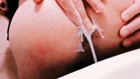 Cream Flows On The Hot Ass