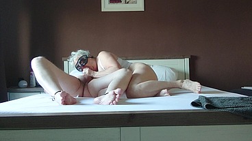 Das Date mit Oma im Mieder 2 [Blasen und Ficken]