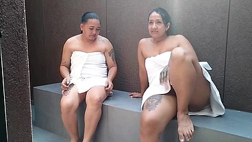Girls' day at the sauna, it's nicer when it's hot