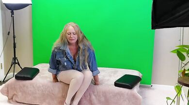 My cheating blonde MILF wife screams while heels stay on and she gets fucked raw