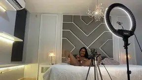 BEHIND SCENES WHILE THIS GIRL FUCK IN CAMERA