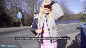 British tourist sucks Czech dick